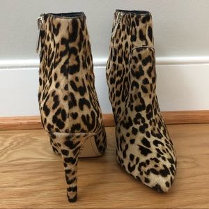 SAM EDELMAN - Wren Spotted Calf Hair Bootie 5.5